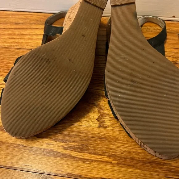 Guess black wedge size 7 - Picture 4 of 6